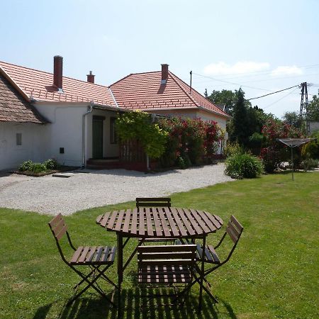 Holiday Home Balatonbereny/Balaton 18150 Exterior foto